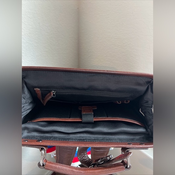 Genicci Leather Backpack Brown Laptop Work School Bag - Picture 3 of 16